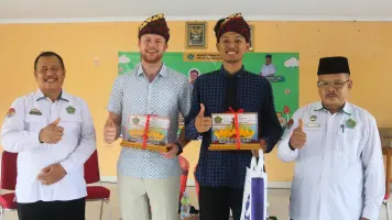 Hadirkan Matthew Bannon dari Australia, MTsN 1 Lampung Selatan Gelar "English Talk" untuk Asah Mental Siswa